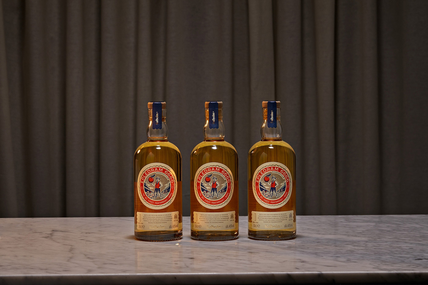 蘋果白蘭地酒復(fù)古包裝設(shè)計(jì)