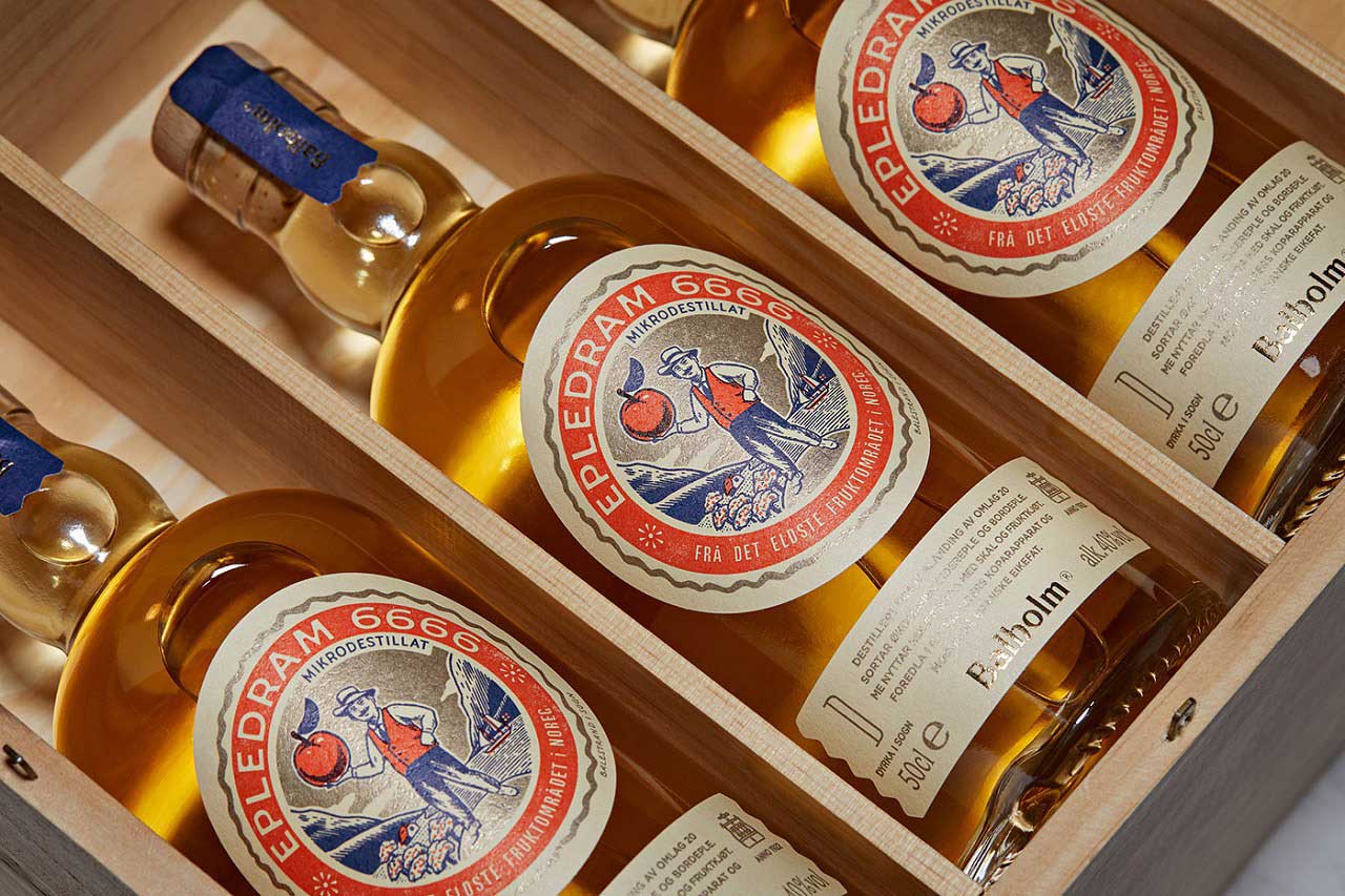 蘋果白蘭地酒復(fù)古包裝設(shè)計(jì)