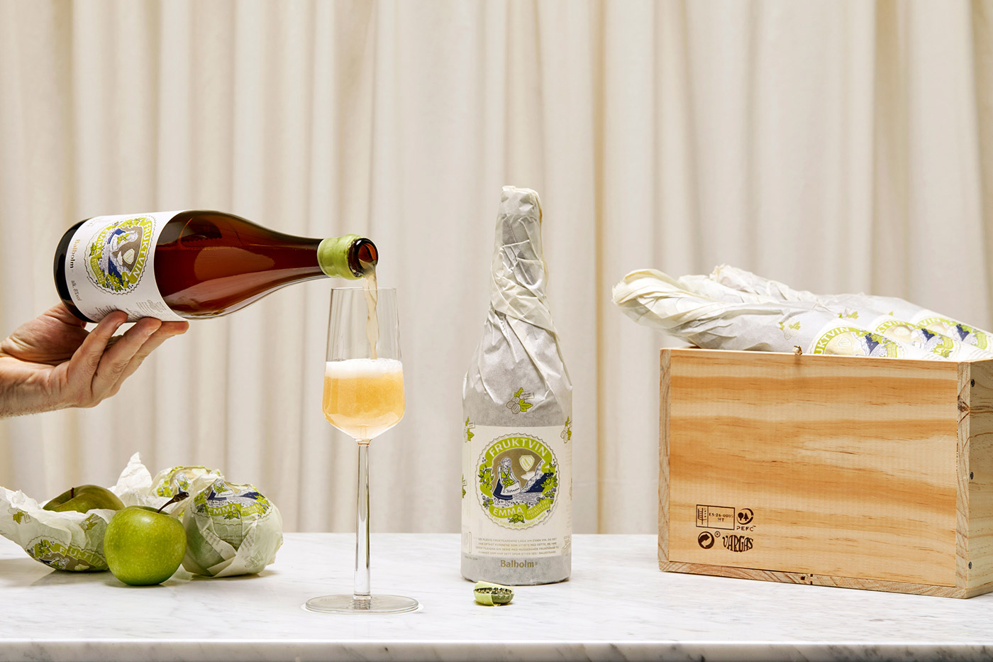 水果白蘭地酒包裝展示