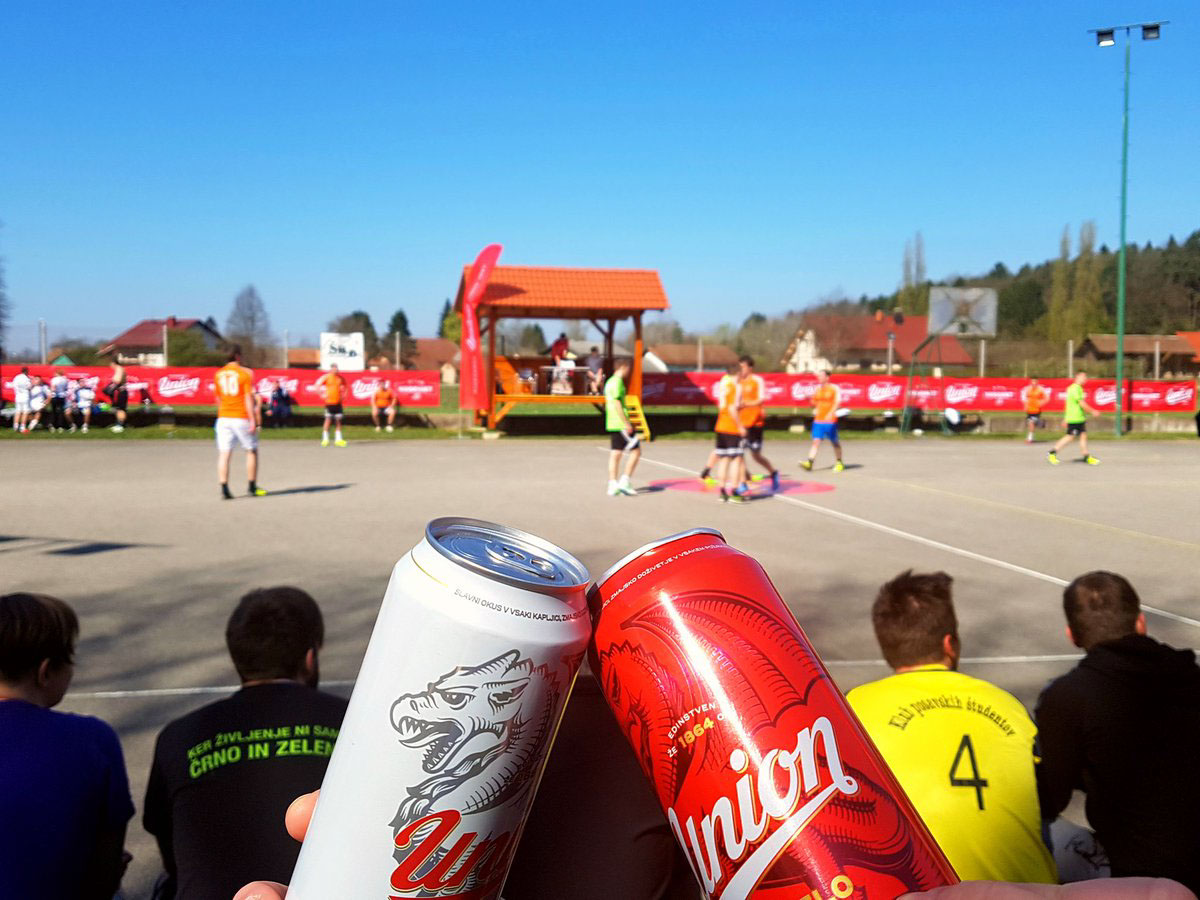 啤酒插畫包裝設計