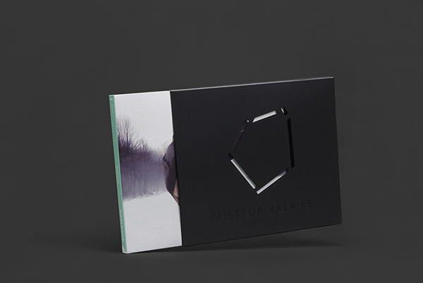 樂隊專輯包裝設(shè)計